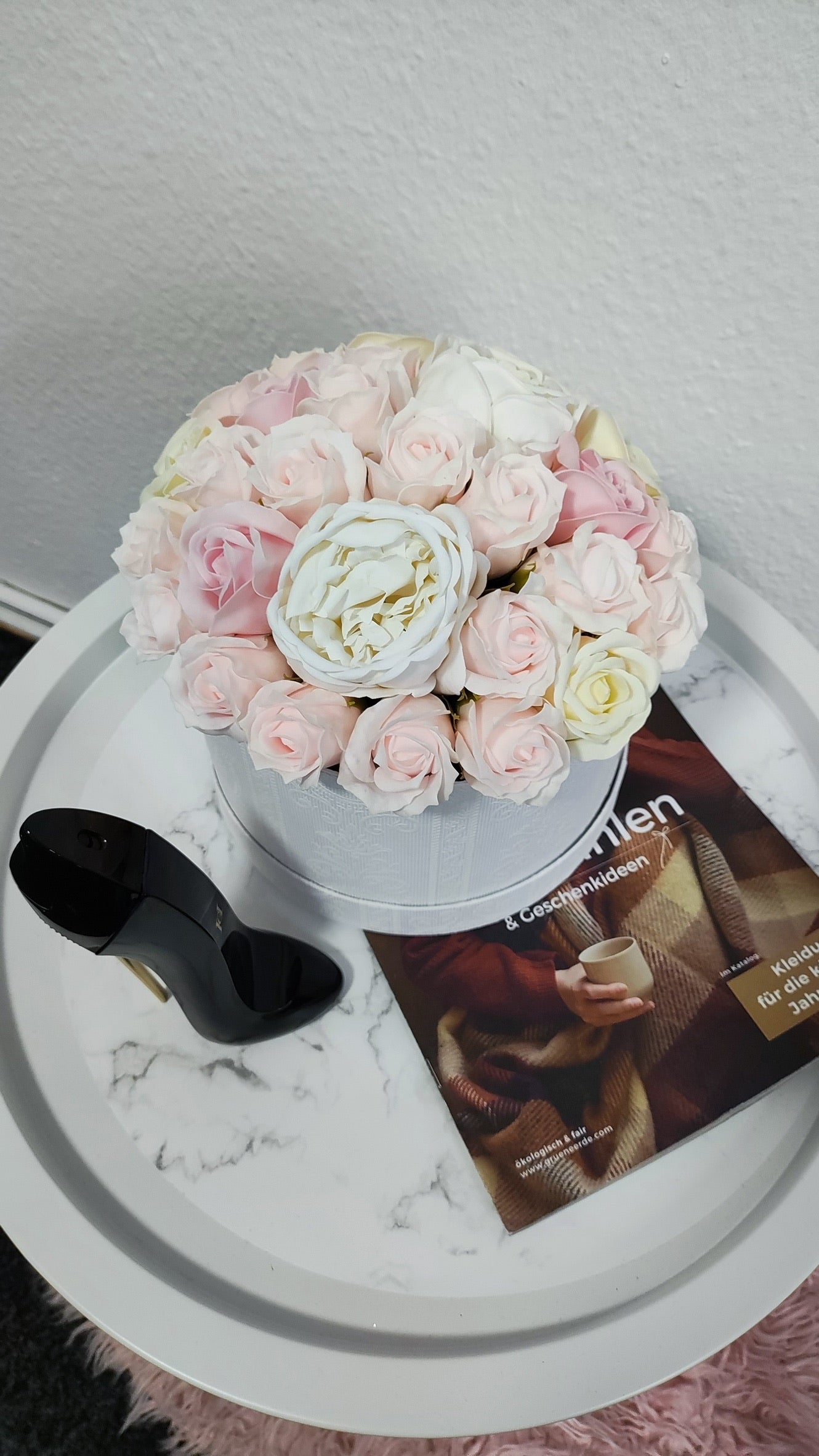 Royale Blanc – Premium Rosenarrangement in Weiß & Blush