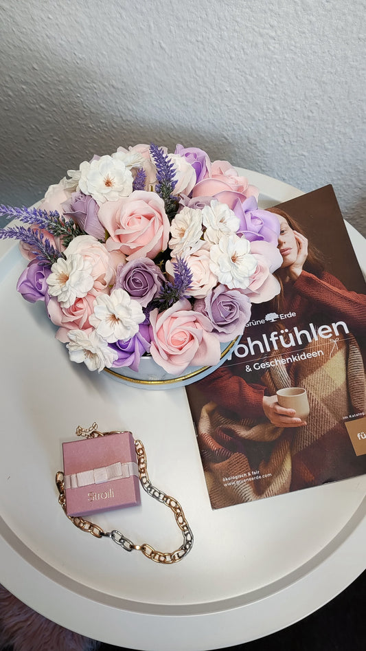 Morgenlicht – Blütenpoesie in Pastell