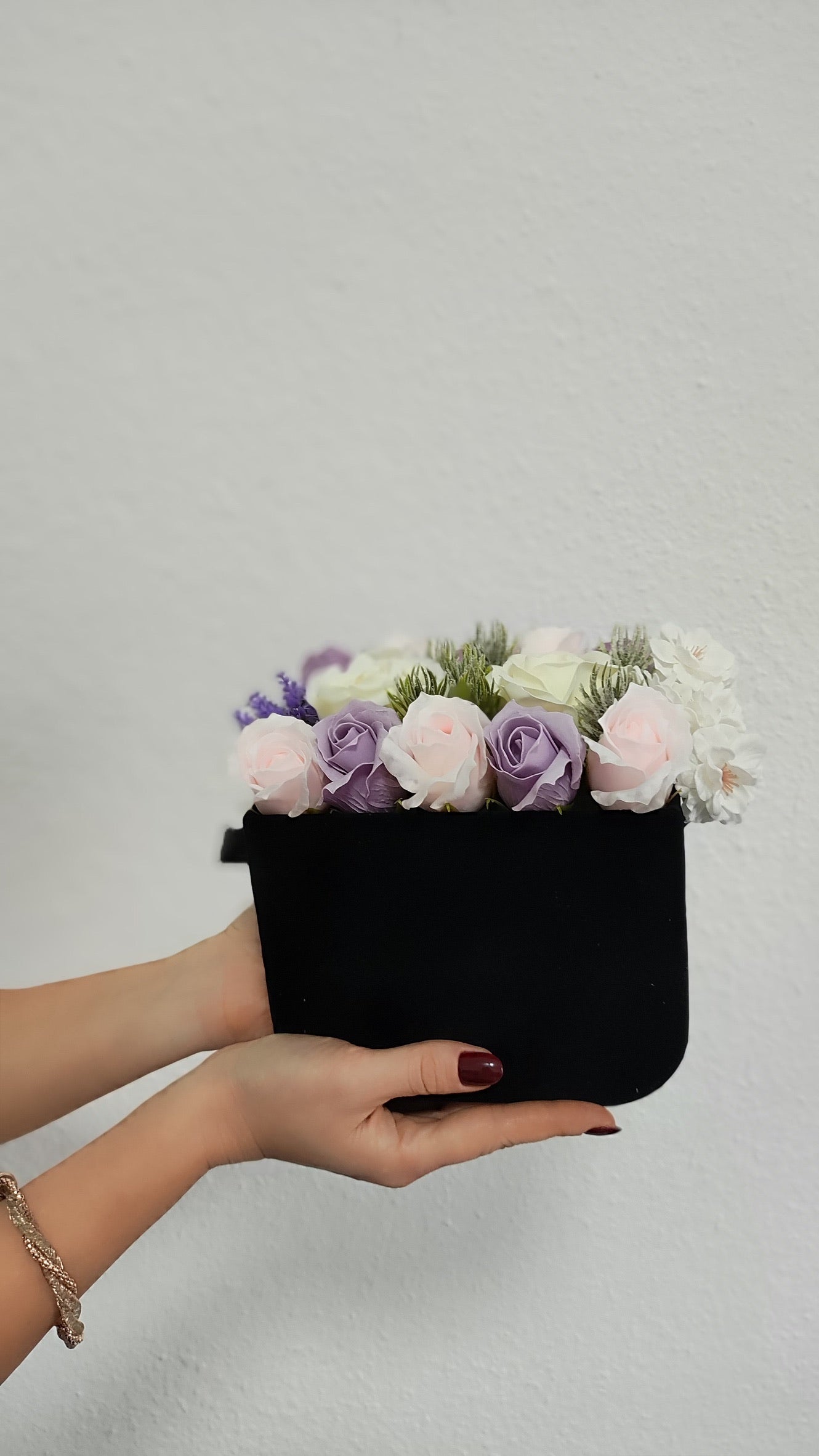 Frosted Lavender Dream – Winterliche Rosentasche