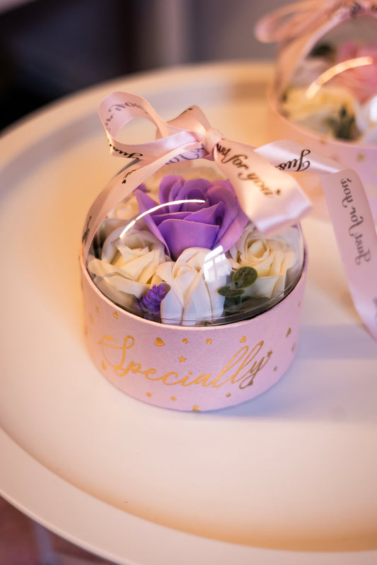 Petite Surprise – Zarte Blütenfreude im Mini-Format