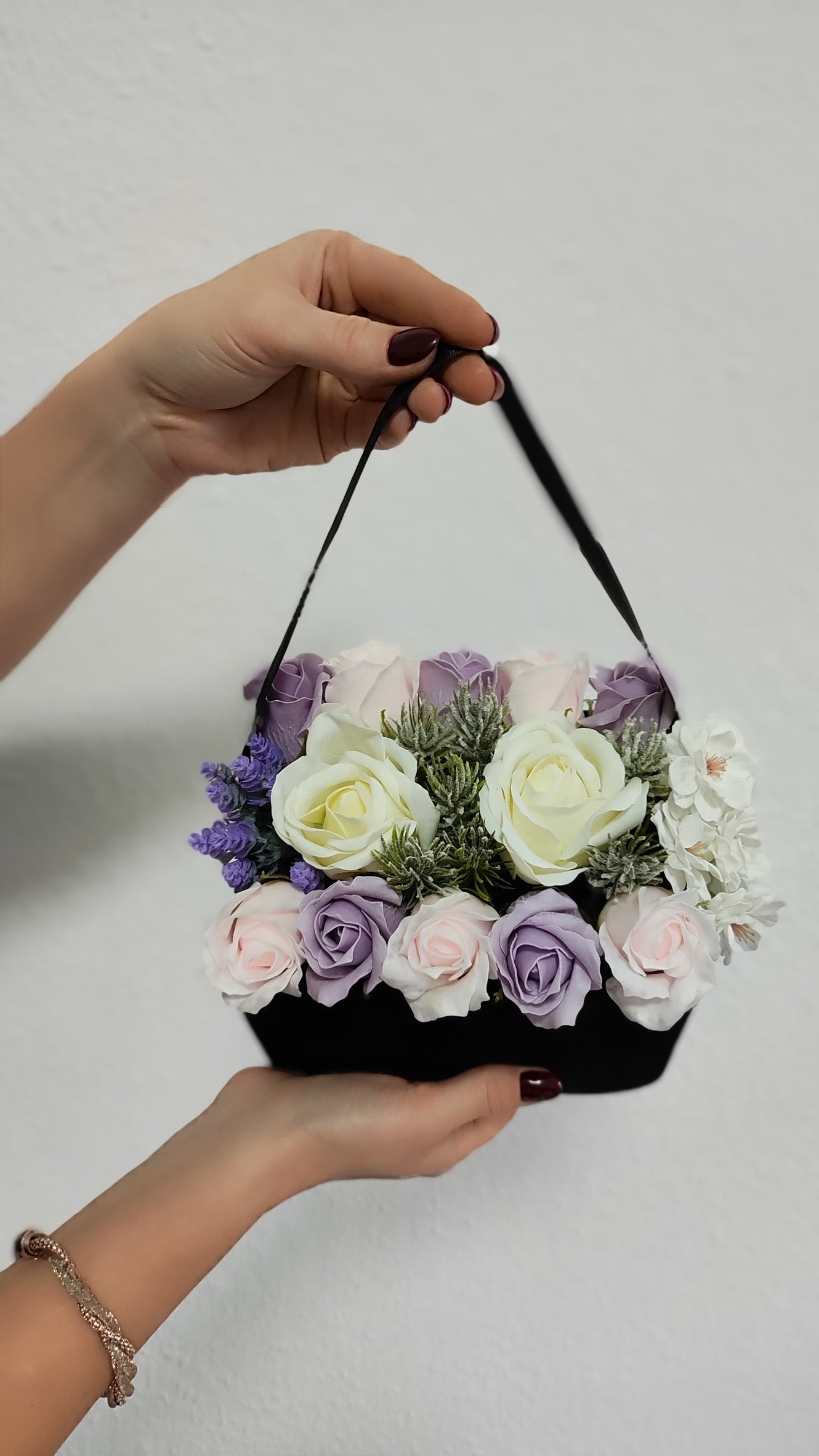 Frosted Lavender Dream – Winterliche Rosentasche