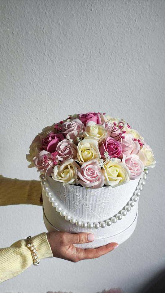 Maison Rosé Deluxe – Premium Rosenarrangement mit Curly Roses