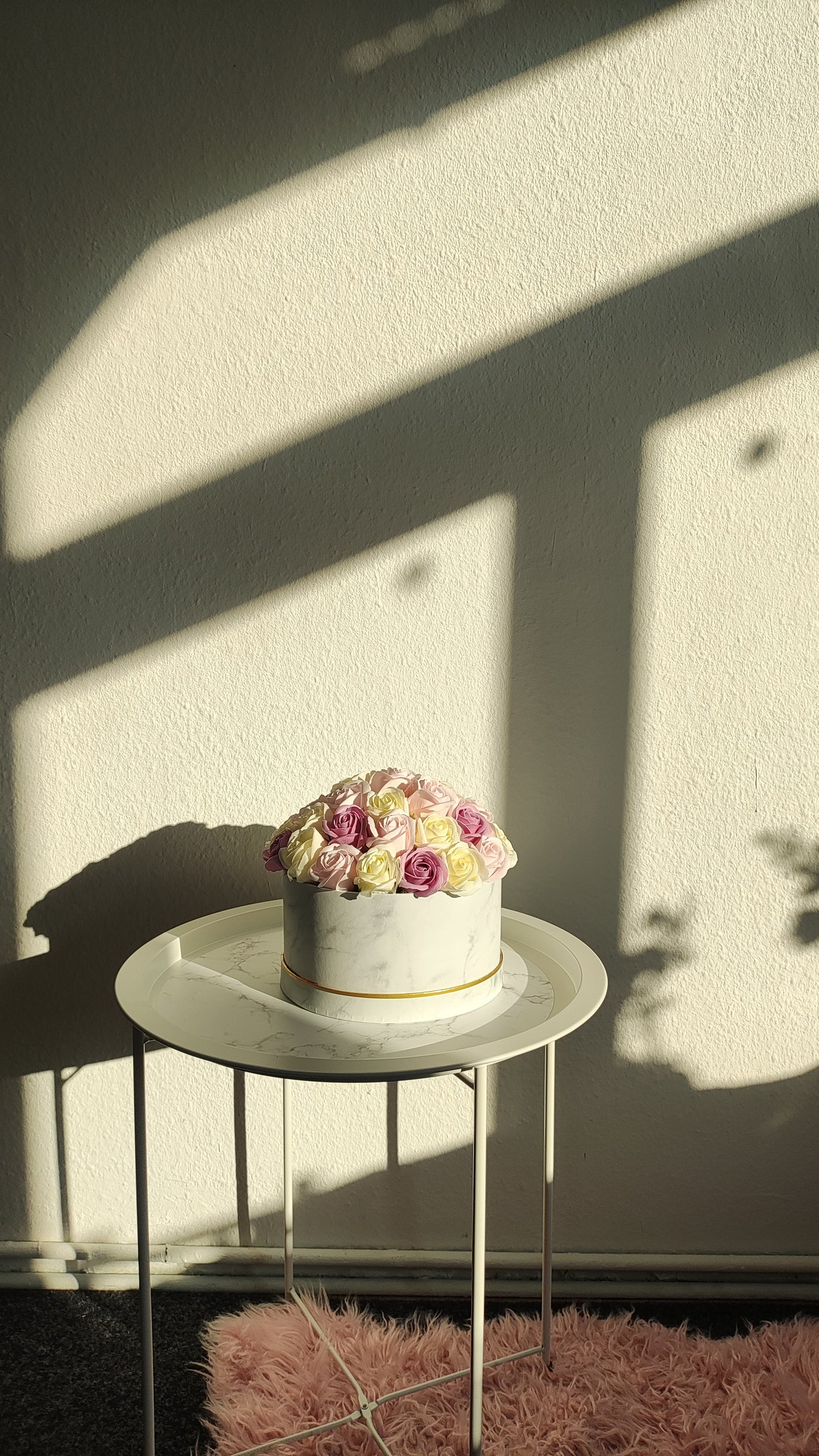 Pastel Royale – Luxuriöses Rosenarrangement in Creme, Rosé & Lavendel