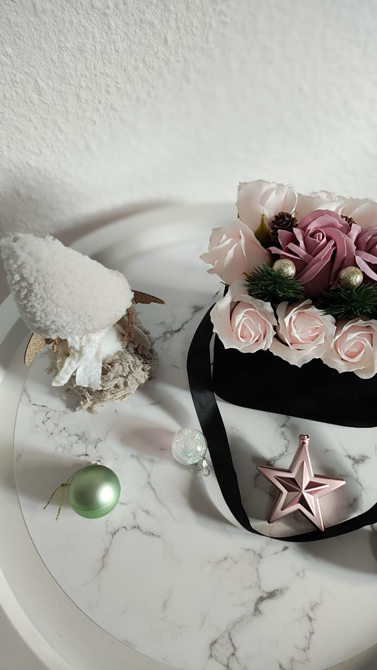 Winter Rose Velvet – Festliche Rosentasche in Schwarz