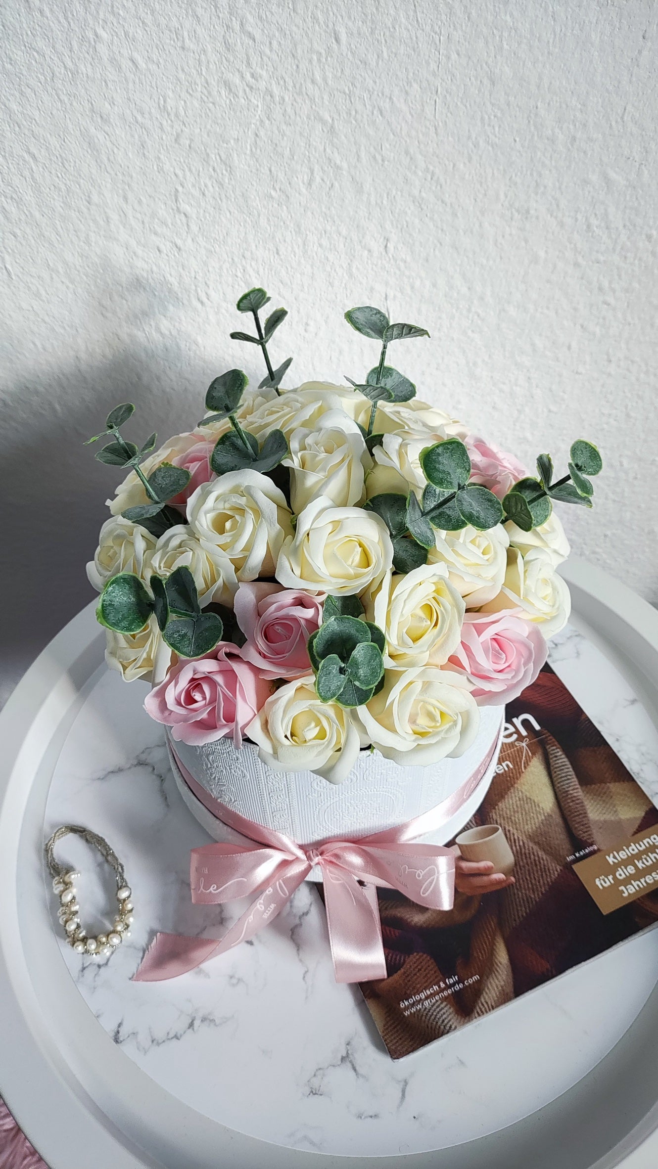 Blush Eucalyptus Garden – Premium Rosenbouquet