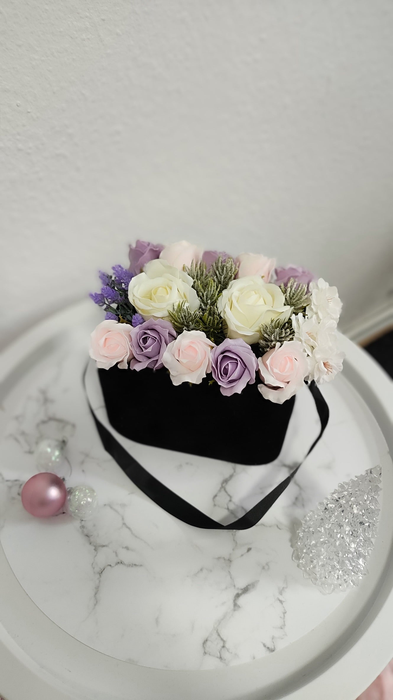 Frosted Lavender Dream – Winterliche Rosentasche