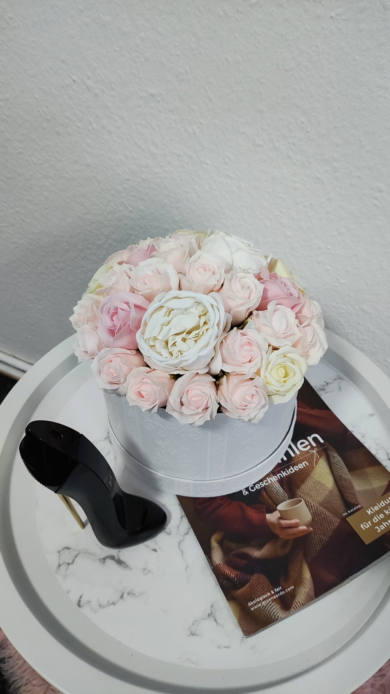 Royale Blanc – Premium Rosenarrangement in Weiß & Blush