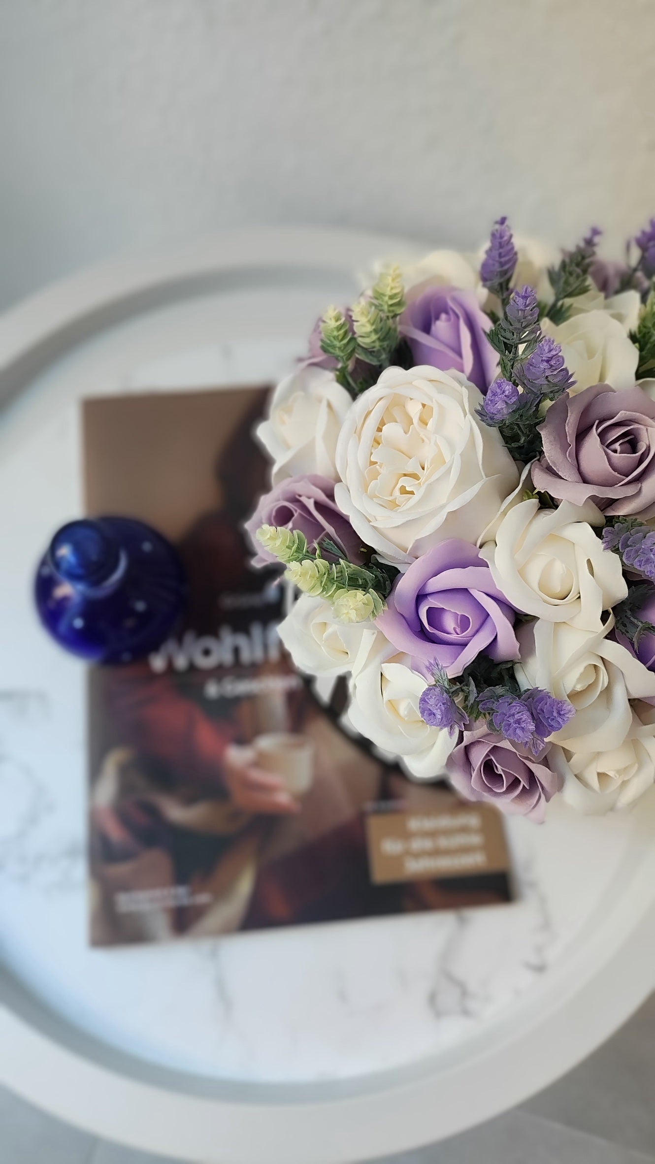 Lavender Dream – Elegante Rosenbox in Creme & Flieder