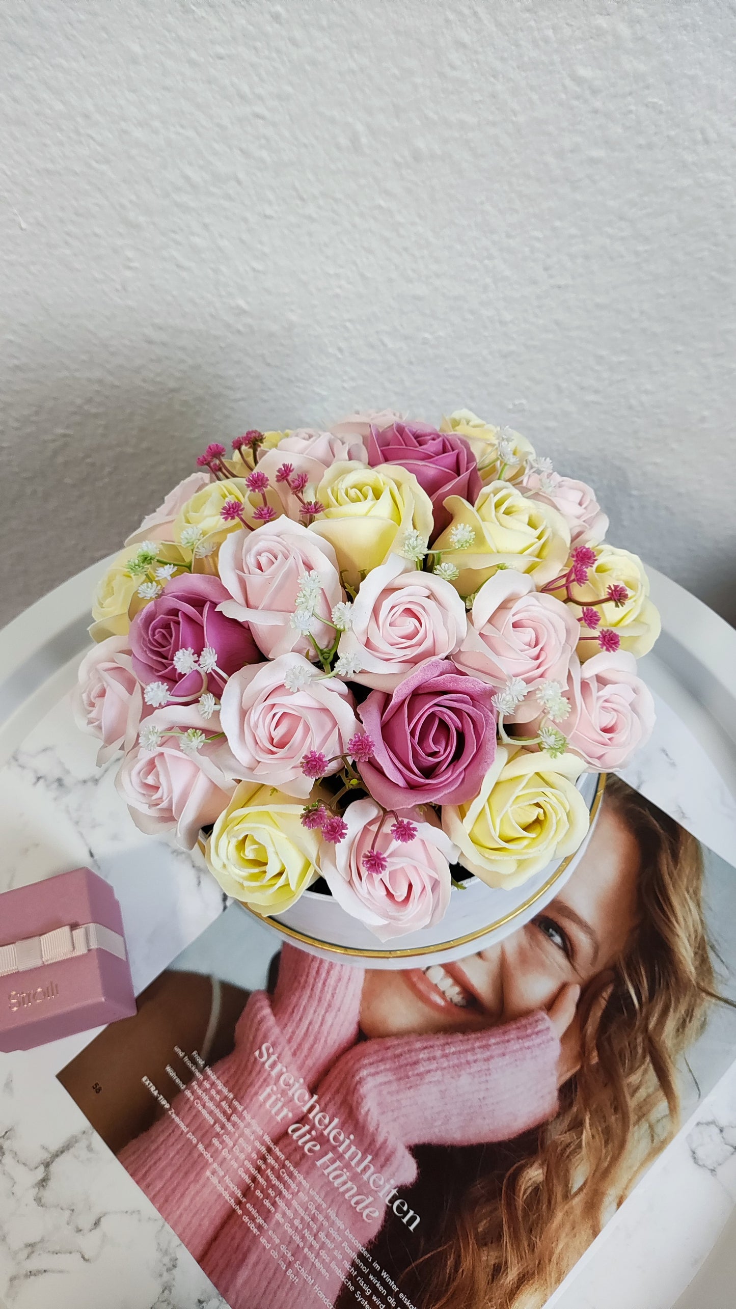 Pastel Bloom Élégance – Luxuriöses Rosenarrangement in zarten Pastelltönen