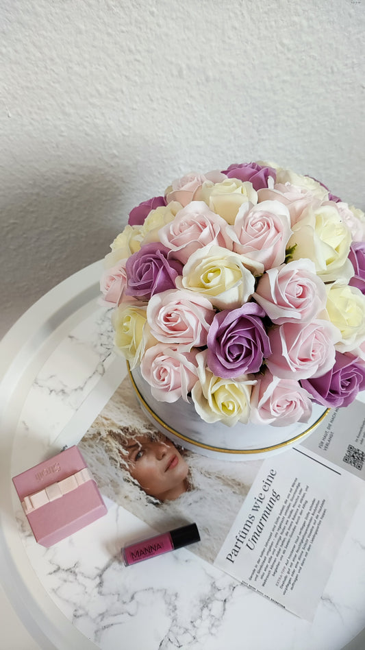 Pastel Royale – Luxuriöses Rosenarrangement in Creme, Rosé & Lavendel