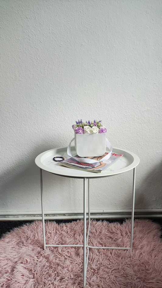 Sweet Lavande – Samttasche mit Lavendel & Whiße-Rosen